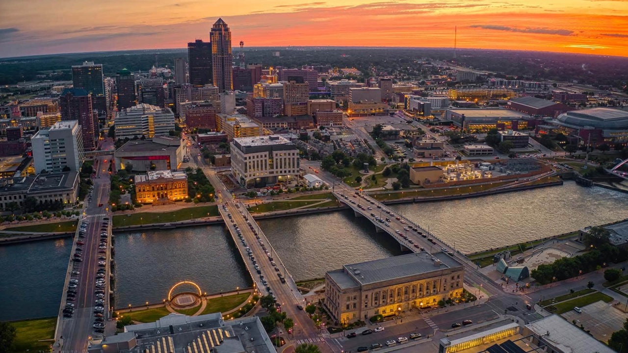 des moines iowa skyline